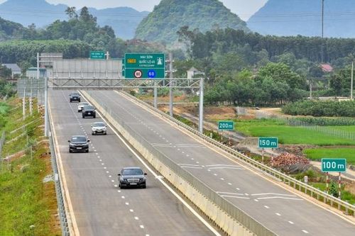 Cao tốc Bắc - Nam đưa miền Trung xích lại gần Hà Nội