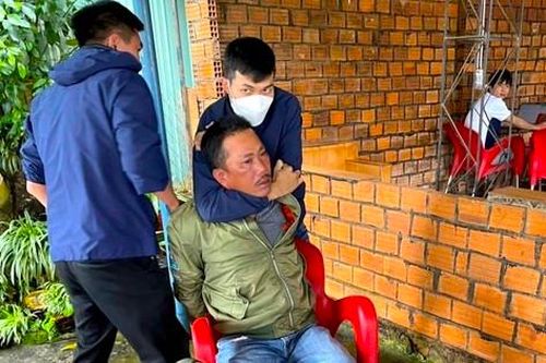 Bắt đối tượng de dọa, ép thương lái sầu riêng nộp tiền 'bảo kê'