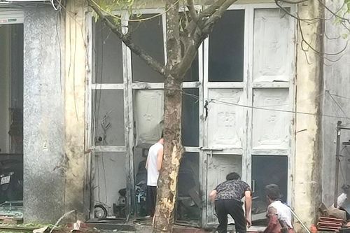 Nghi nổ bình gas, 3 người trong gia đình bị thương nặng
