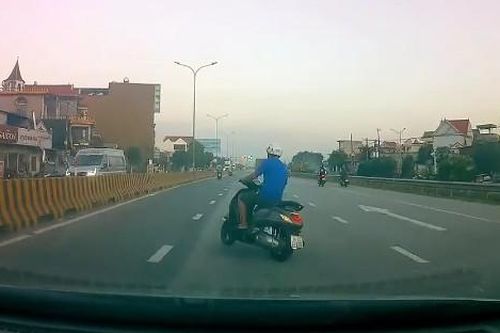 Nóng trên đường: Những tình huống 'giỡn mặt với tử thần' ngay trước mũi ô tô