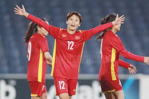 ĐT nữ Việt Nam thắng ĐT nữ Hong Kong; Ronaldo đạt cột mốc ghi bàn không tưởng