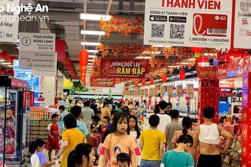 Các điểm vui chơi thành Vinh đông nghẹt người trong dịp lễ Quốc khánh