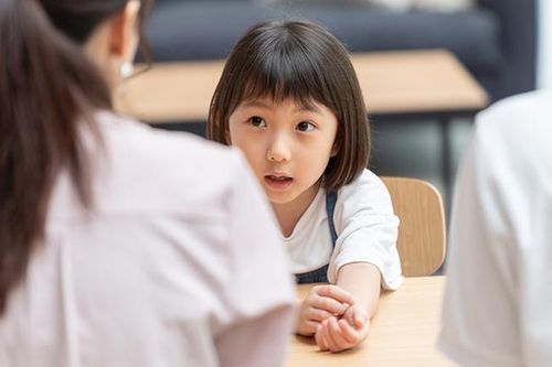 7 câu nói khiến trẻ tổn thương nhất, câu thứ 3 nhiều cha mẹ lạm dụng vì nghĩ vô hại