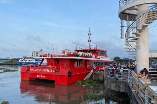 Kiên Giang: Ảnh hưởng bão số 3 khiến gần 12.000 du khách bị kẹt lại