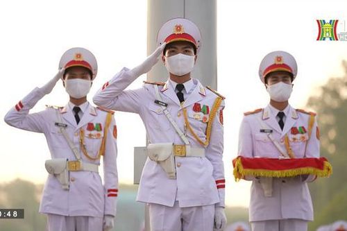 Nhịp bước tiêu binh bên Lăng Bác