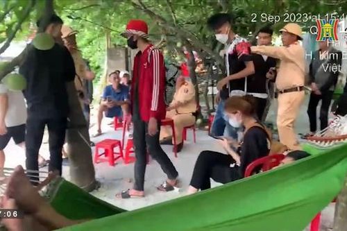 Xử lý đoàn xe máy đi vào cao tốc Pháp Vân- Cầu Giẽ