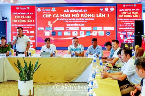 CLB Doanh nghiệp Cà Mau tổ chức Giải bóng đá S7