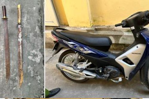 Bắt nhanh nhóm tuổi teen dùng đao kiếm chặn đường cướp tài sản