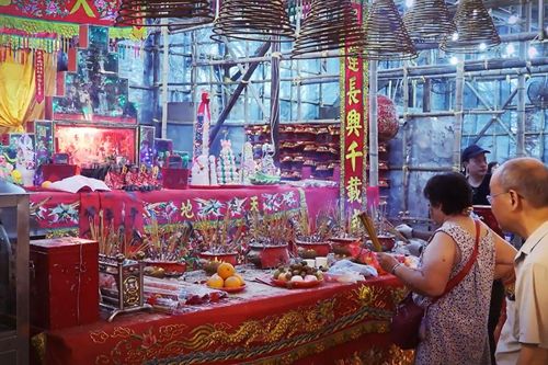 'Tháng cô hồn' ở Hong Kong qua ống kính người Nga