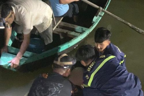 Thương tâm nam sinh lớp 10 bị đuối nước dưới sông