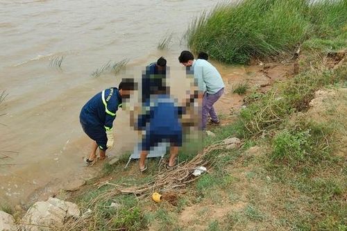 Tìm thấy thi thể nam thanh niên nghi nhảy cầu Bến Thủy tự vẫn