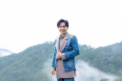 Đan Trường trở lại với MV hát về tình yêu đôi lứa