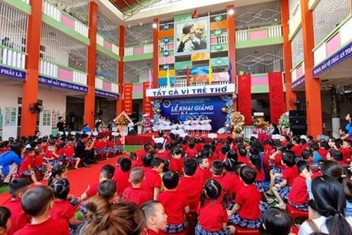 Lãnh đạo tỉnh Quảng Ngãi không phát biểu, đánh trống khai giảng năm học mới