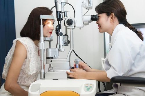 Nhóm vitamin cần thiết cho sức khỏe đôi mắt