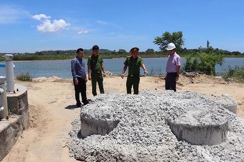 Ngăn chặn nạn khai thác cát trái phép ở Quảng Ngãi