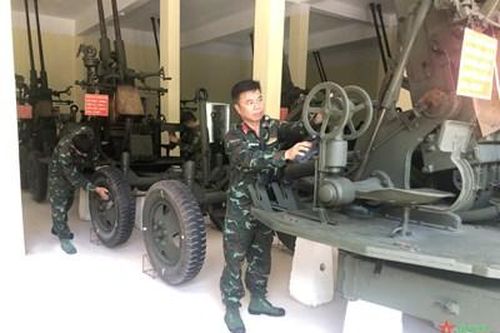 Người lính thợ có tình yêu đặc biệt với đảo Bạch Long Vĩ