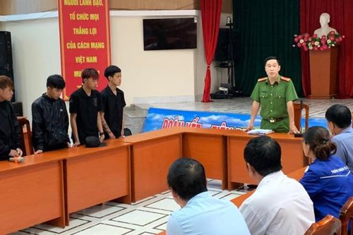 Khởi tố 8 đối tượng đánh ghen giùm bạn