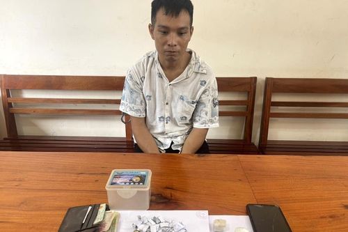 'Con nghiện' bán ma túy