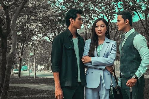 Phim Tình đầu: Cuộc tình tay ba nhiều ngang trái