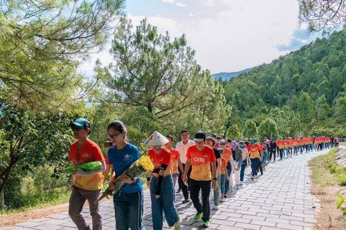Quảng Bình: Hơn 10.000 người viếng mộ Đại tướng Võ Nguyên Giáp