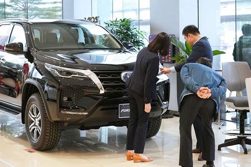 Loạt ôtô đua giảm giá tháng 'ngâu', người dùng tiết kiệm cả trăm triệu