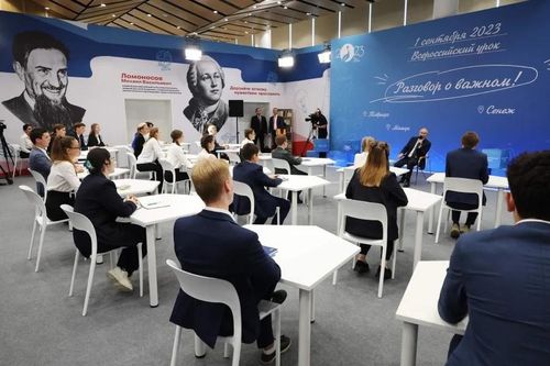 Ảnh ấn tượng (28/8-3/9): Đề cập Thế chiến II, ông Putin nói Nga 'bất khả chiến bại', tên lửa ở thủ đô Ukraine, Mỹ ủng hộ một quyết định của Nhật