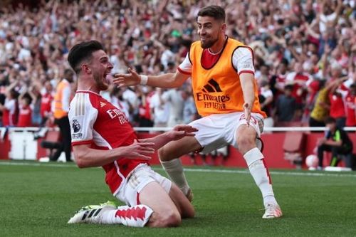 Arsenal đánh bại MU bằng 2 bàn thắng ở phút bù giờ