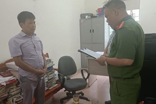 Giả mạo chữ ký, một cán bộ văn phòng đăng ký đất đai ở Cao Bằng bị bắt tạm giam