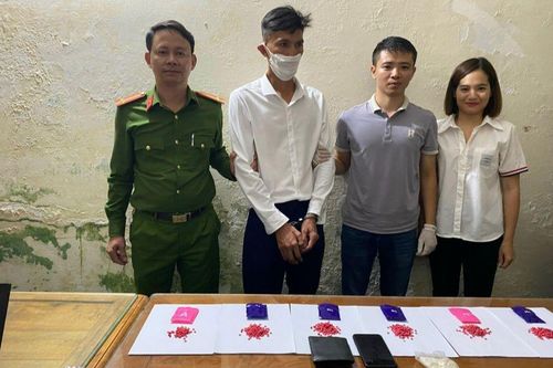 Bắt giữ 2 đối tượng mua bán trái phép ma túy, thu giữ 3.100 viên ma túy