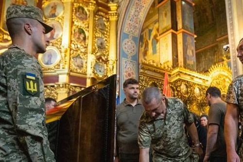 Ukraine tiễn đưa chỉ huy nổi tiếng thiệt mạng gần Bakhmut