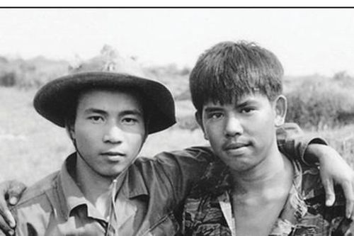 Người chép sử bằng hình ảnh
