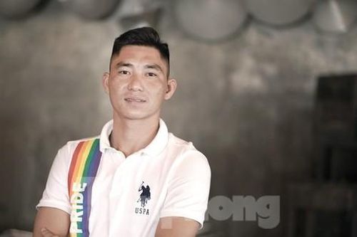 Không bao giờ từ bỏ giấc mơ, và chuyện của Phạm Văn Phong, từ anh phu hồ đến thủ môn đội tuyển