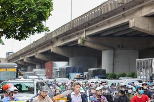 Ngày cuối nghỉ lễ, phương tiện ùn ùn về Thủ đô