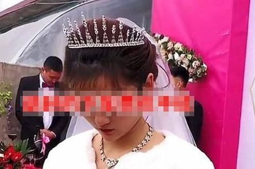 Bố mẹ chồng từ chối trả tiền sính lễ, cô dâu suýt phá hỏng đám cưới