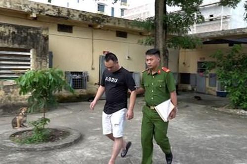 Khởi tố đối tượng đánh đập, cướp tài sản của 'con nợ'