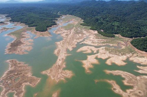 10 năm đi tìm mảnh ghép lịch sử trong lòng hồ Kẻ Gỗ