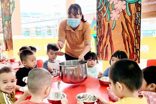 Đảm bảo an toàn thực phẩm bếp ăn tập thể trường học