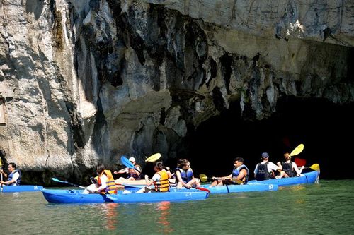 Hai ngày đầu nghỉ lễ, Quảng Ninh đón khoảng 120.000 lượt du khách