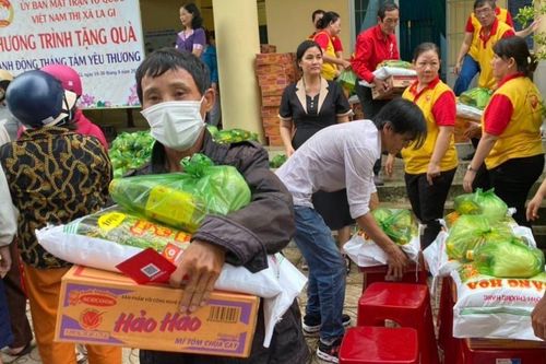 Các tự viện tổ chức trao quà đến những hoàn cảnh khó khăn nhân mùa Vu lan