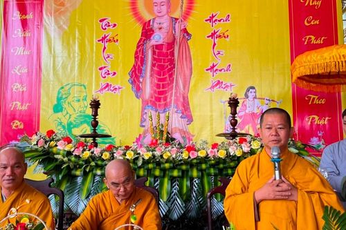 Nhiều tự viện tổ chức lễ Vu lan, kỳ siêu và trao quà đến những gia đình khó khăn tại địa phương