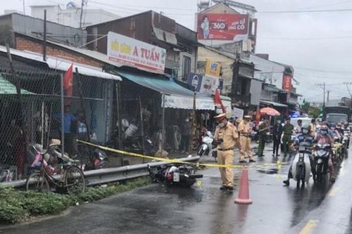 Nam thiếu niên lái xe máy tông chết người trên Quốc lộ 53