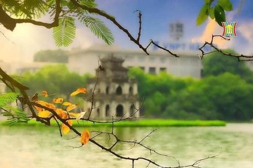 Sáng chớm lạnh trong lòng Hà Nội