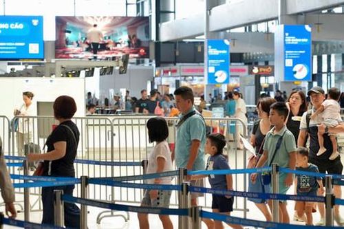 Hơn 86.000 lượt hành khách qua sân bay Nội Bài trong ngày 4-9