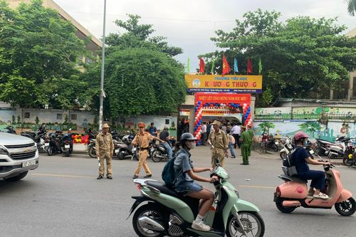 Đảm bảo an toàn giao thông cho học sinh trong ngày khai giảng