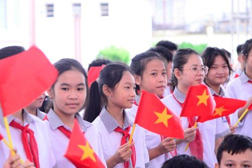 Hà Nội: Hơn 2,2 triệu học sinh rạng rỡ dự ngày hội khai trường
