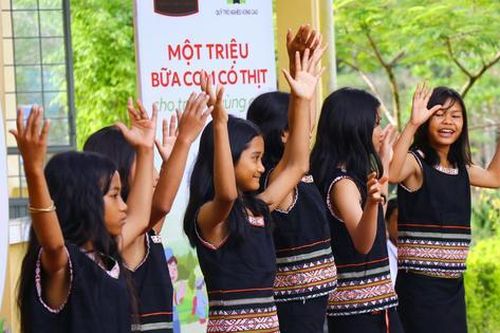 CHIN-SU và Quỹ Trò nghèo vùng cao khởi động chương trình 'Một triệu bữa cơm có thịt'