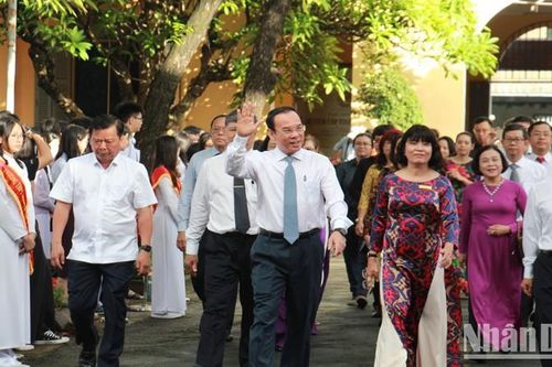 Hơn 1,7 triệu học sinh Thành phố Hồ Chí Minh khai giảng năm học mới