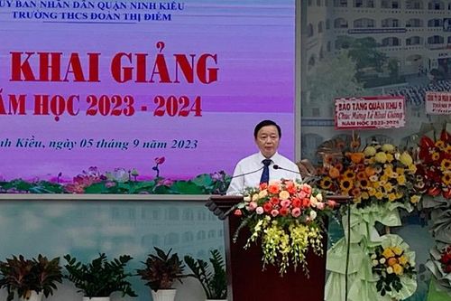 Phó Thủ tướng Trần Hồng Hà dự khai giảng năm học mới ở thành phố Cần Thơ