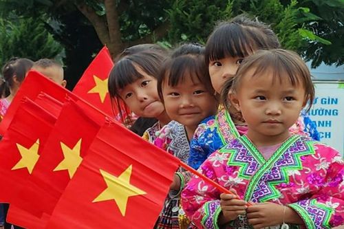 Còn nhiều khó khăn trong ngày tựu trường ở Lai Châu