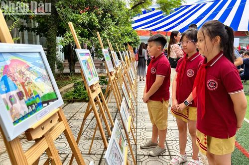 Niềm vui trong ngày hội tựu trường